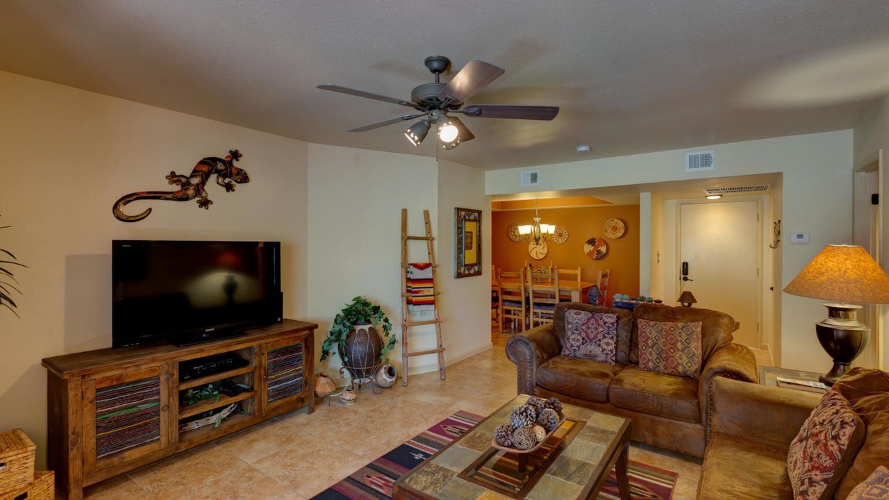 Photo of Livingroom in Paradise Valley Village