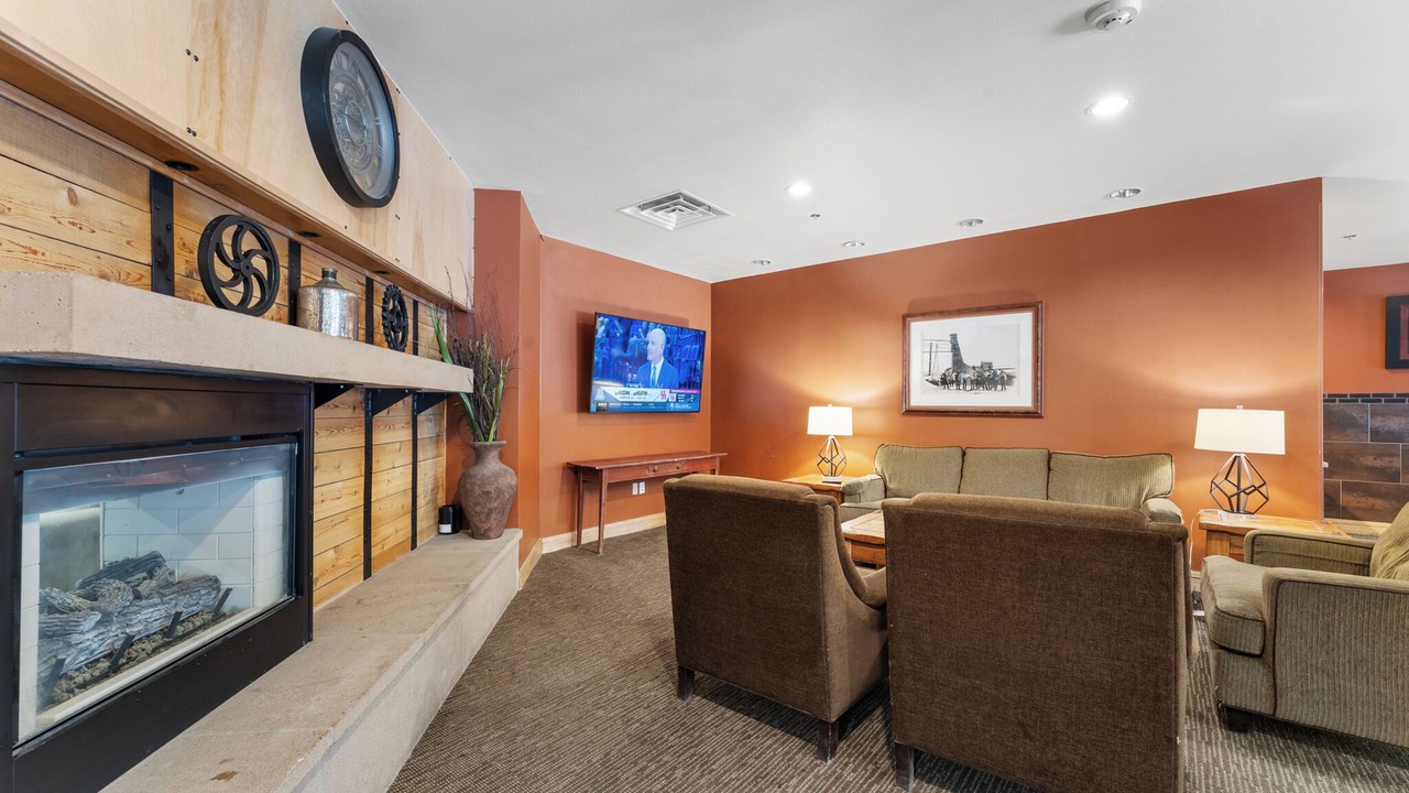 Photo of Livingroom in River Run