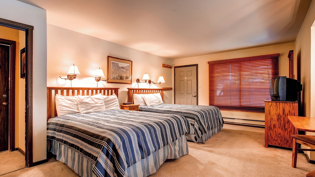 Photo of Bedroom in Peak 9