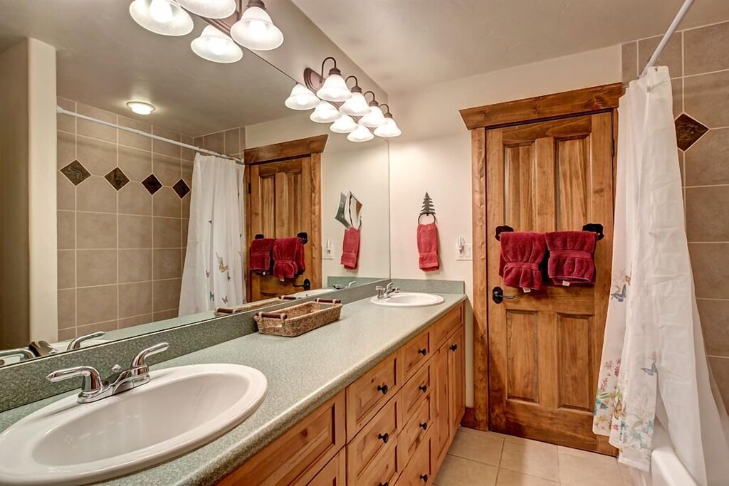 Photo of Bathroom in Eagle