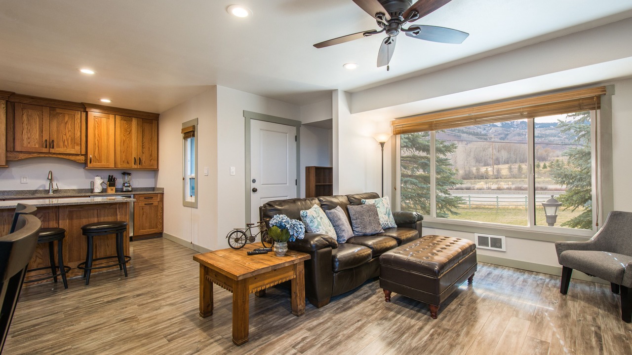 Photo of Livingroom in South Snyderville Basin