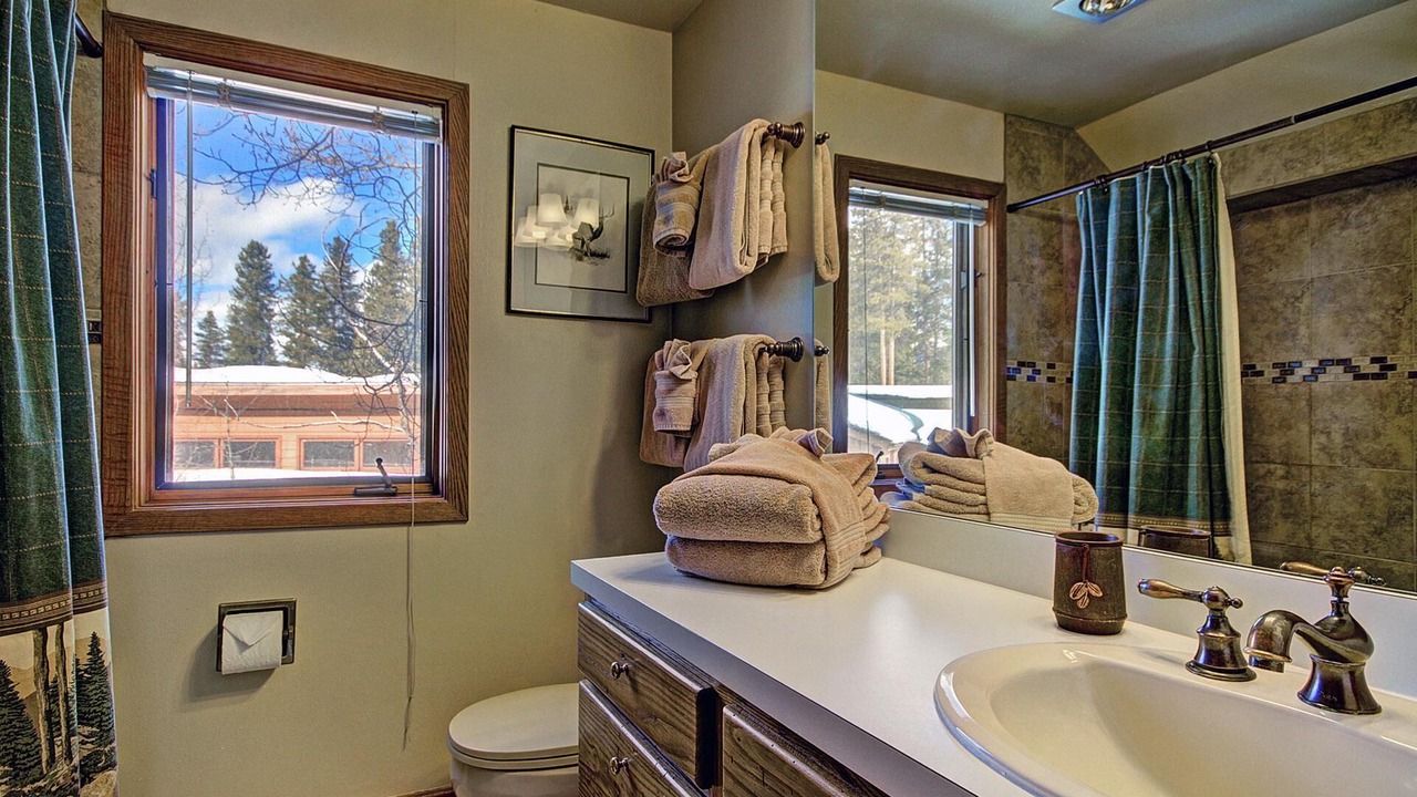 Photo of Bathroom in Warrior's Mark West