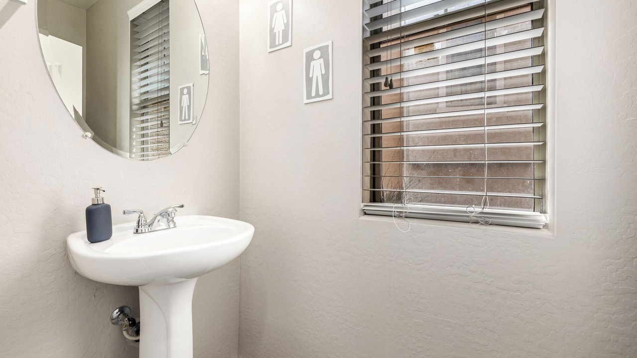 Photo of Bathroom in Alta Mesa