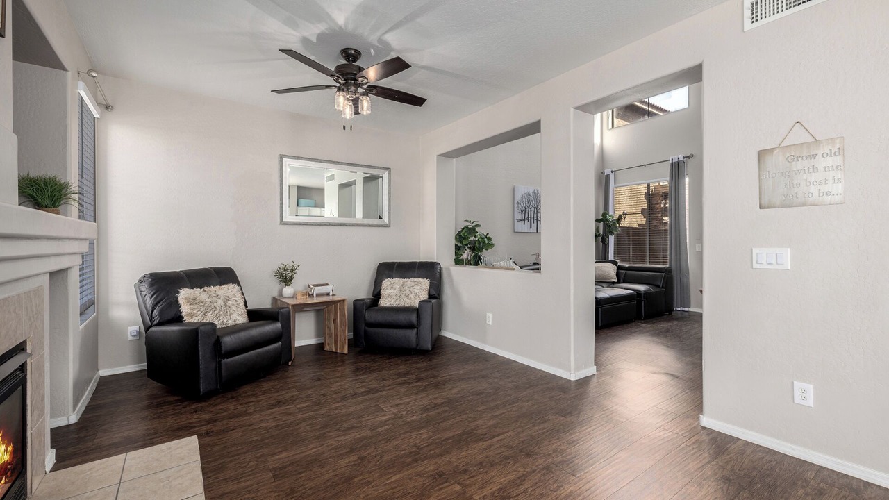 Photo of Livingroom in Alta Mesa