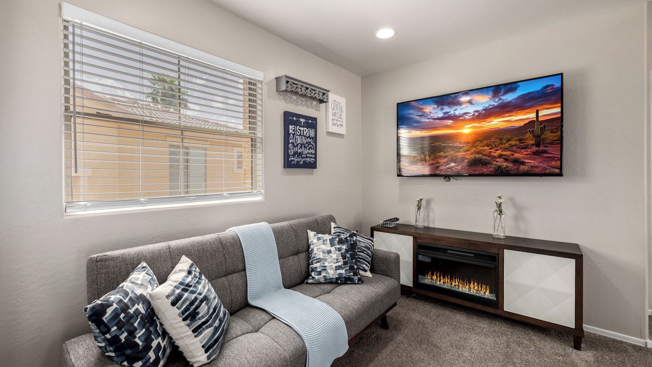 Photo of Livingroom in Alta Mesa