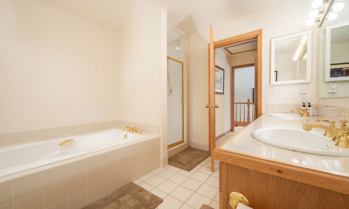 Photo of Bathroom in Teton Pines
