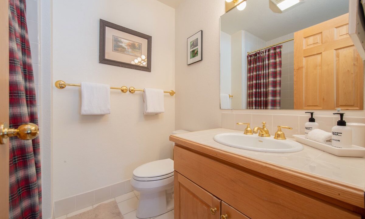 Photo of Bathroom in Teton Pines