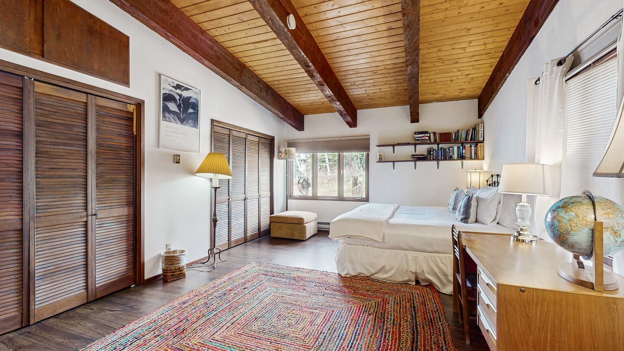 Photo of Bedroom in Mountain Valley