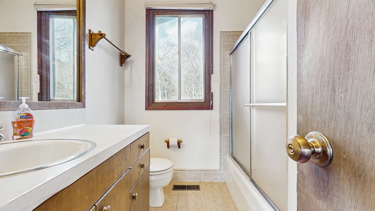 Photo of Bathroom in Mountain Valley