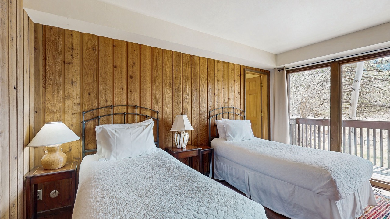 Photo of Bedroom in Mountain Valley