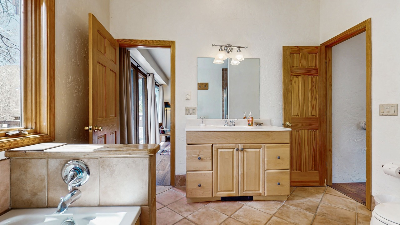 Photo of Bathroom in Mountain Valley