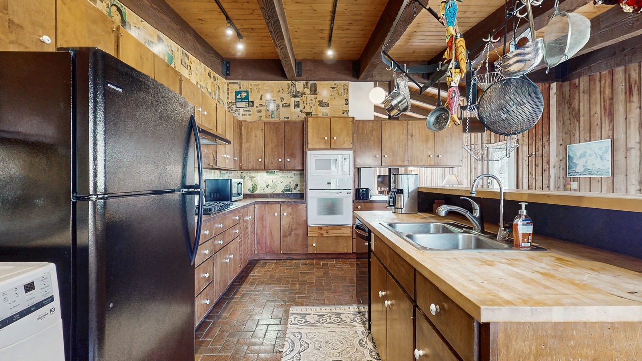 Photo of Kitchen in Mountain Valley