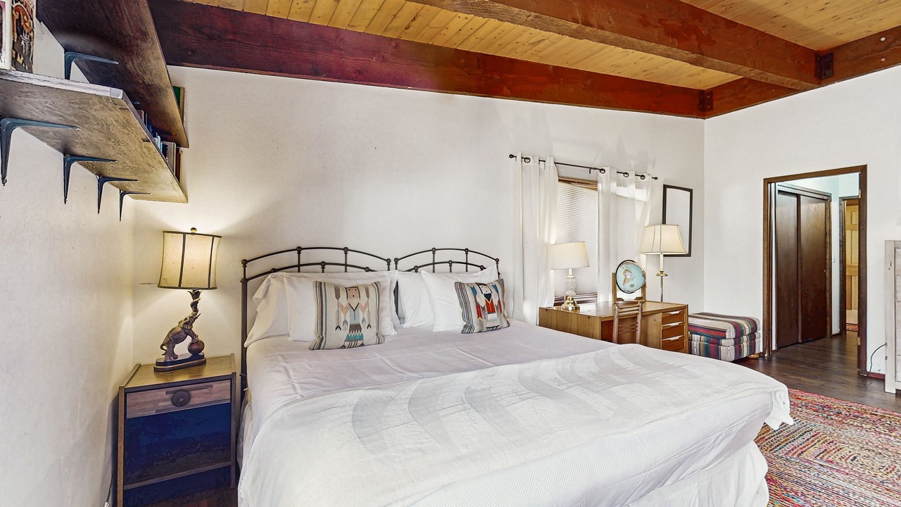 Photo of Bedroom in Mountain Valley