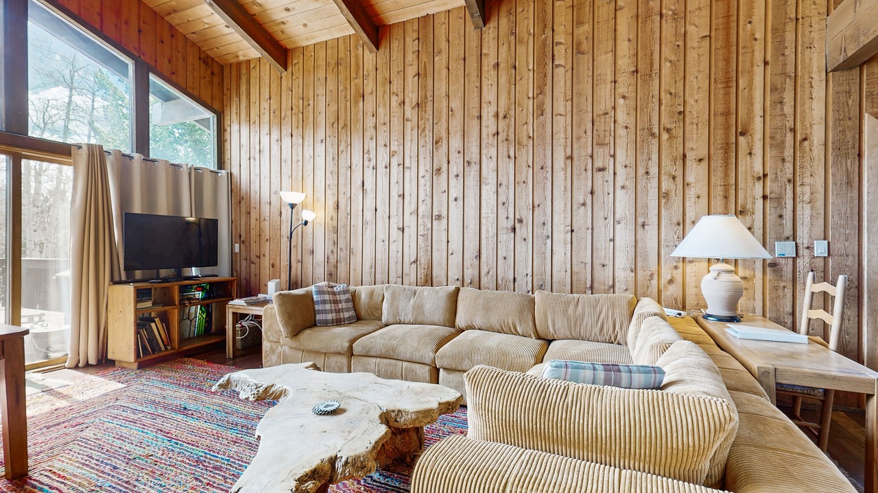 Photo of Livingroom in Mountain Valley