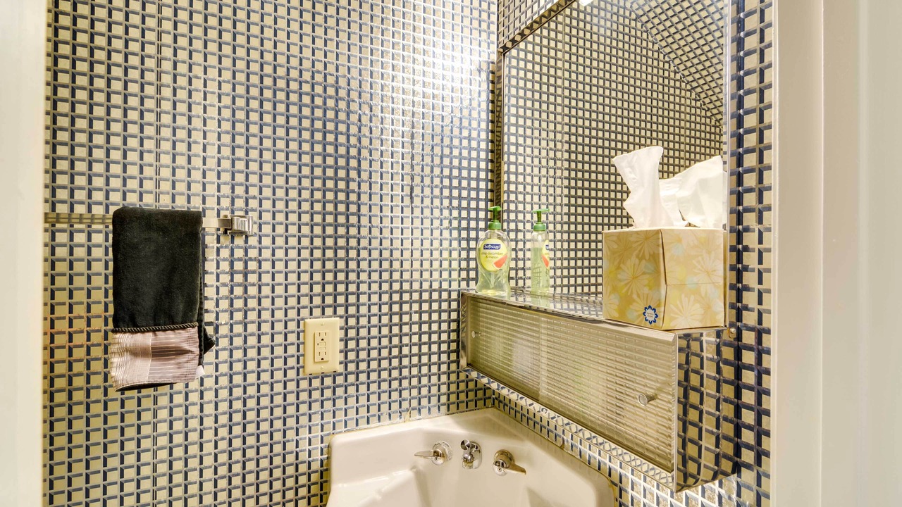 Photo of Bathroom in Fountain of the Sun