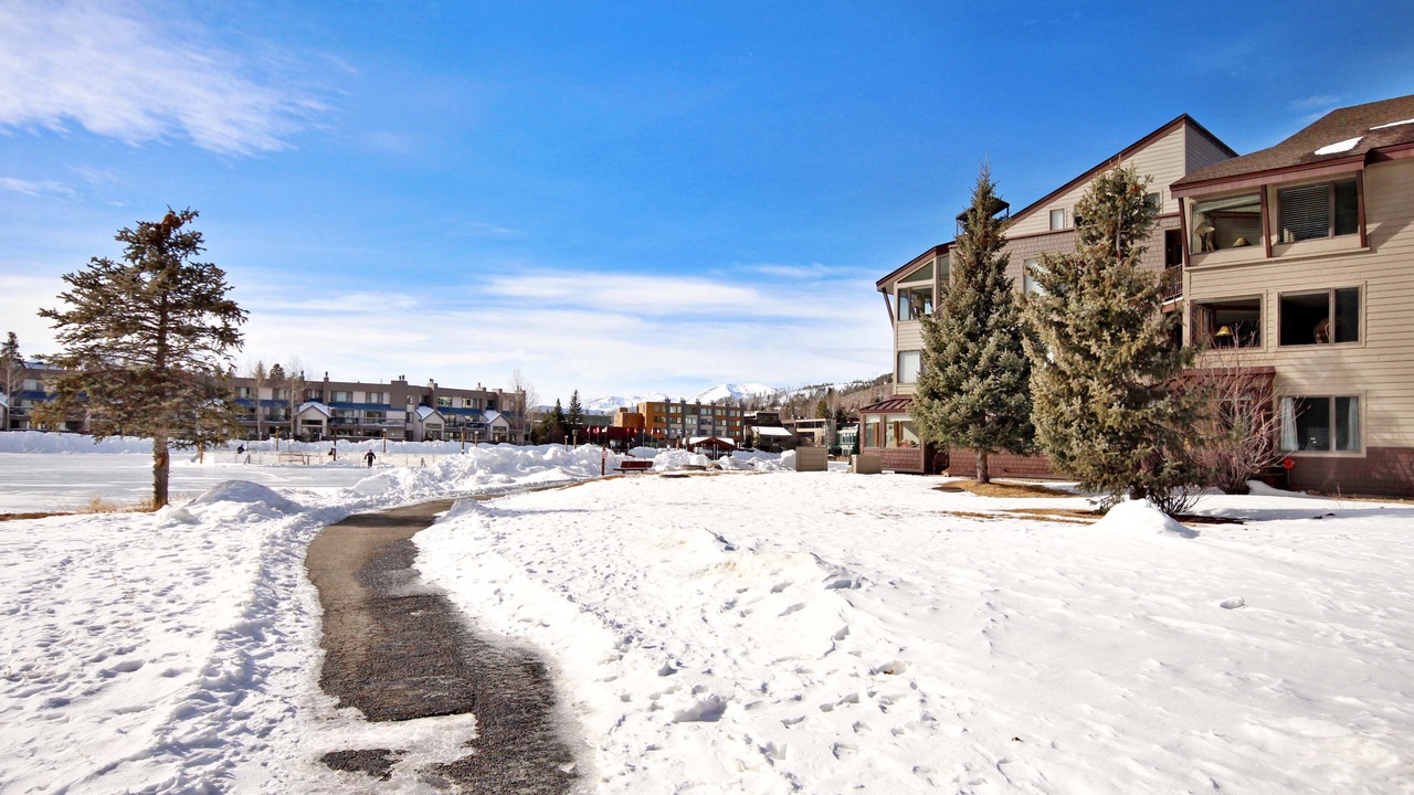 Photo of Outdoor in Lakeside Village