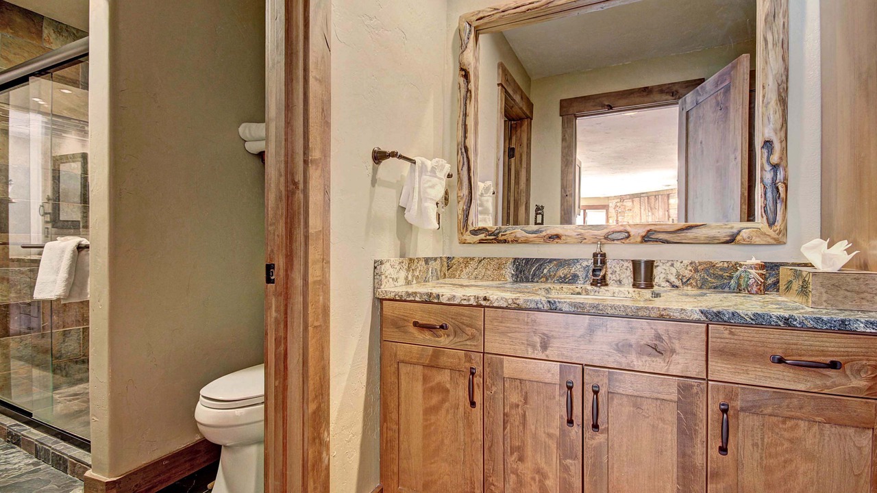 Photo of Bathroom in Lakeside Village
