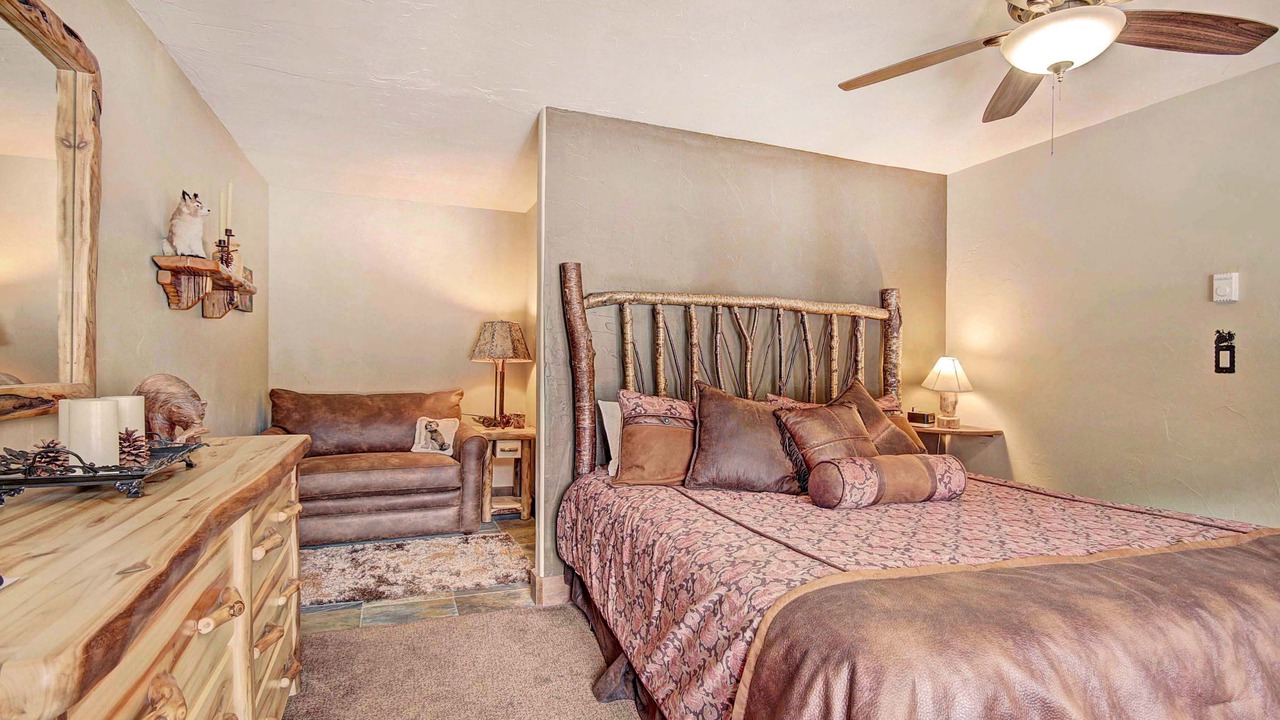 Photo of Bedroom in Lakeside Village