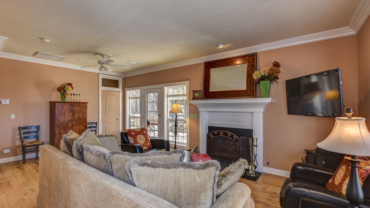 Photo of Livingroom in Nob Hill