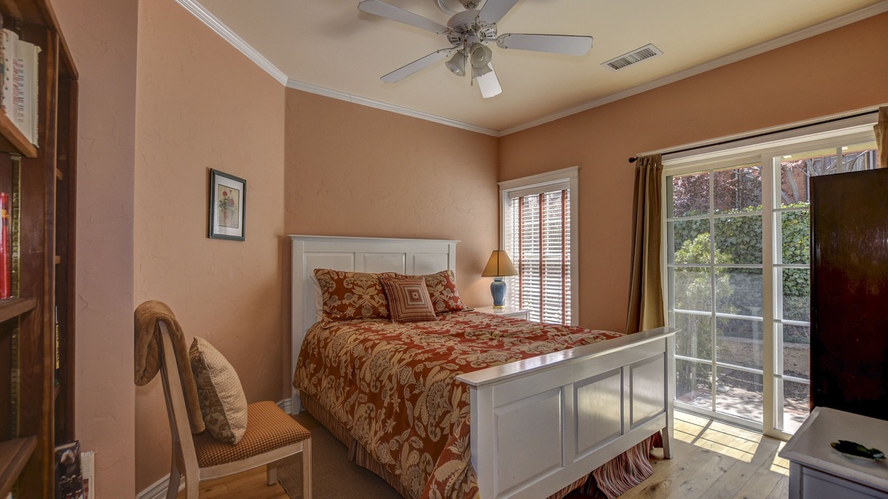 Photo of Bedroom in Nob Hill