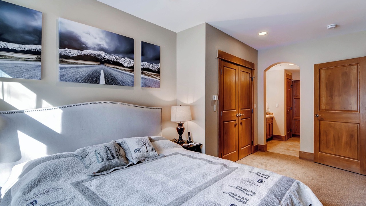 Photo of Bedroom in River Run