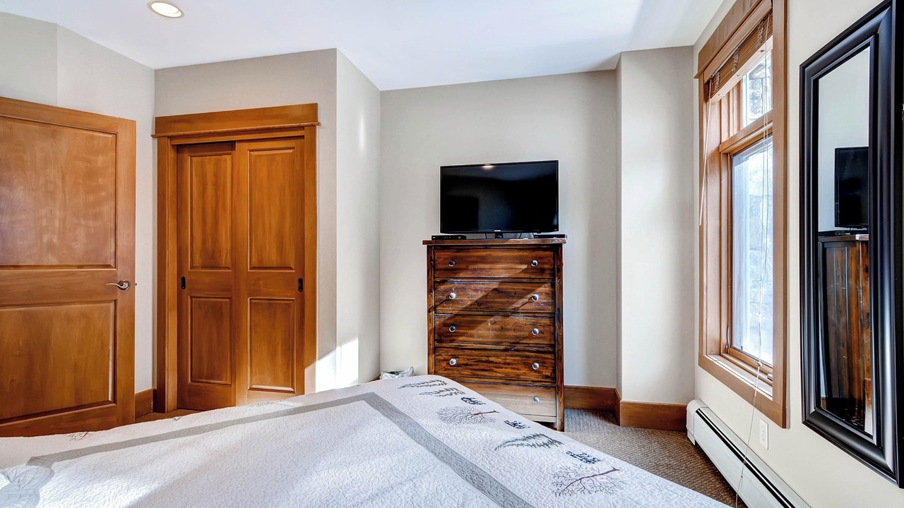 Photo of Bedroom in River Run