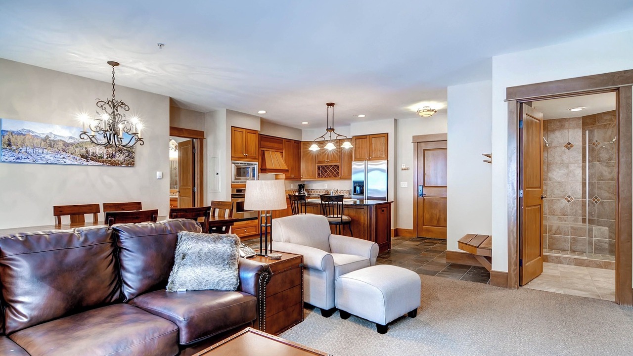 Photo of Livingroom in River Run