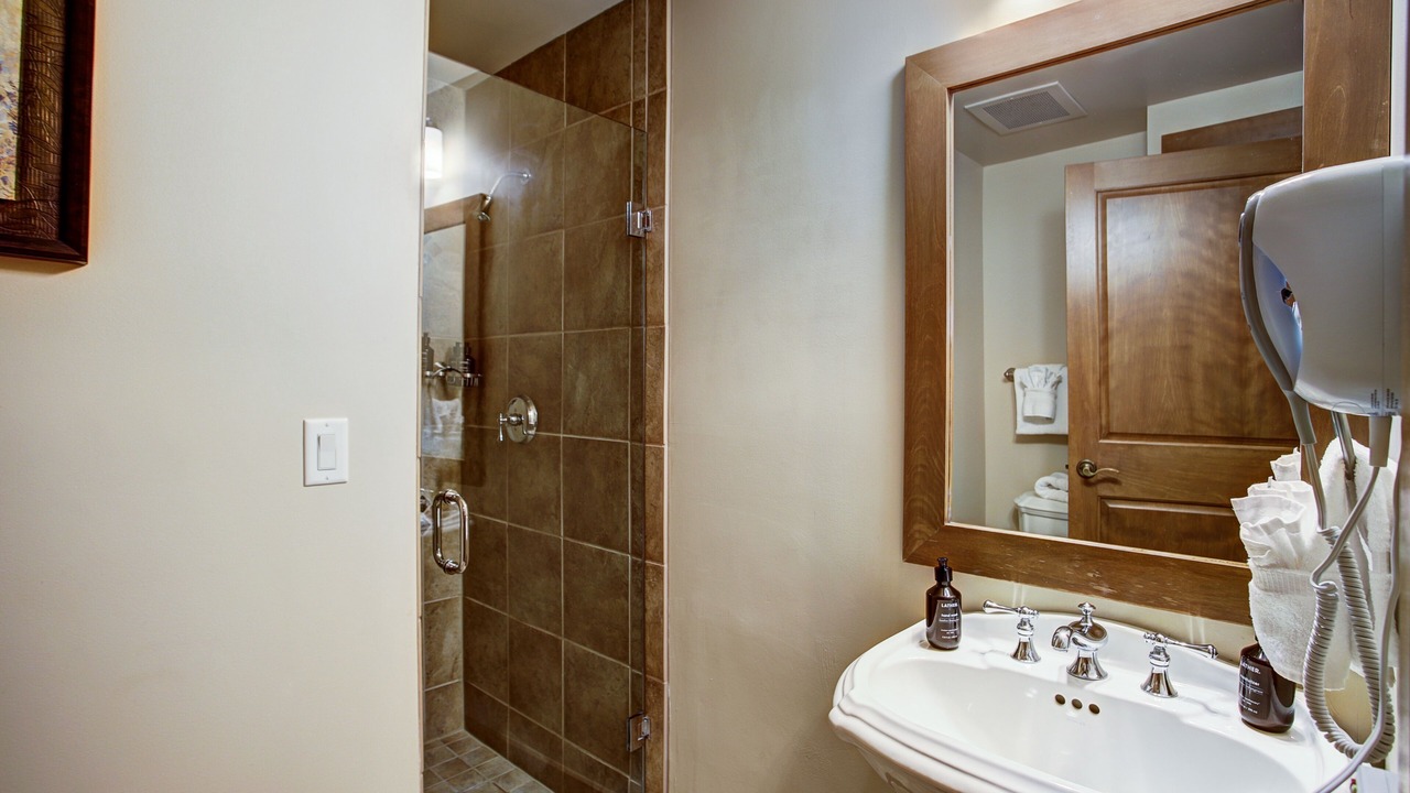 Photo of Bathroom in River Run