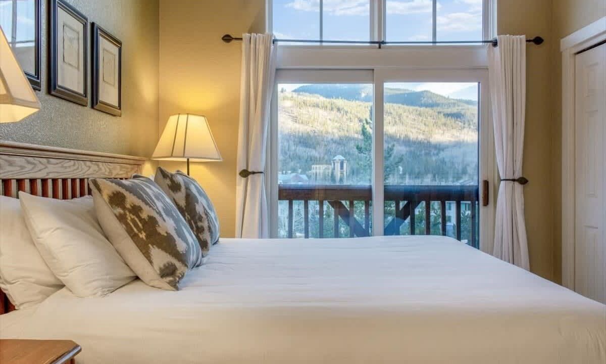 Photo of Bedroom in Lakeside Village