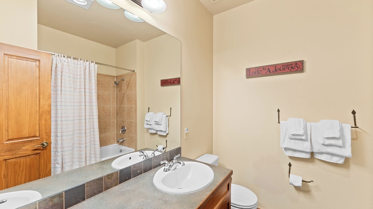 Photo of Bathroom in River Run