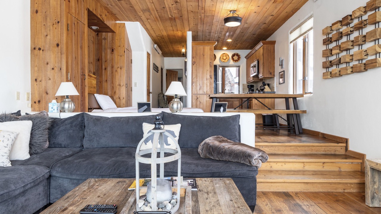Photo of Livingroom in Spring Creek Ranch
