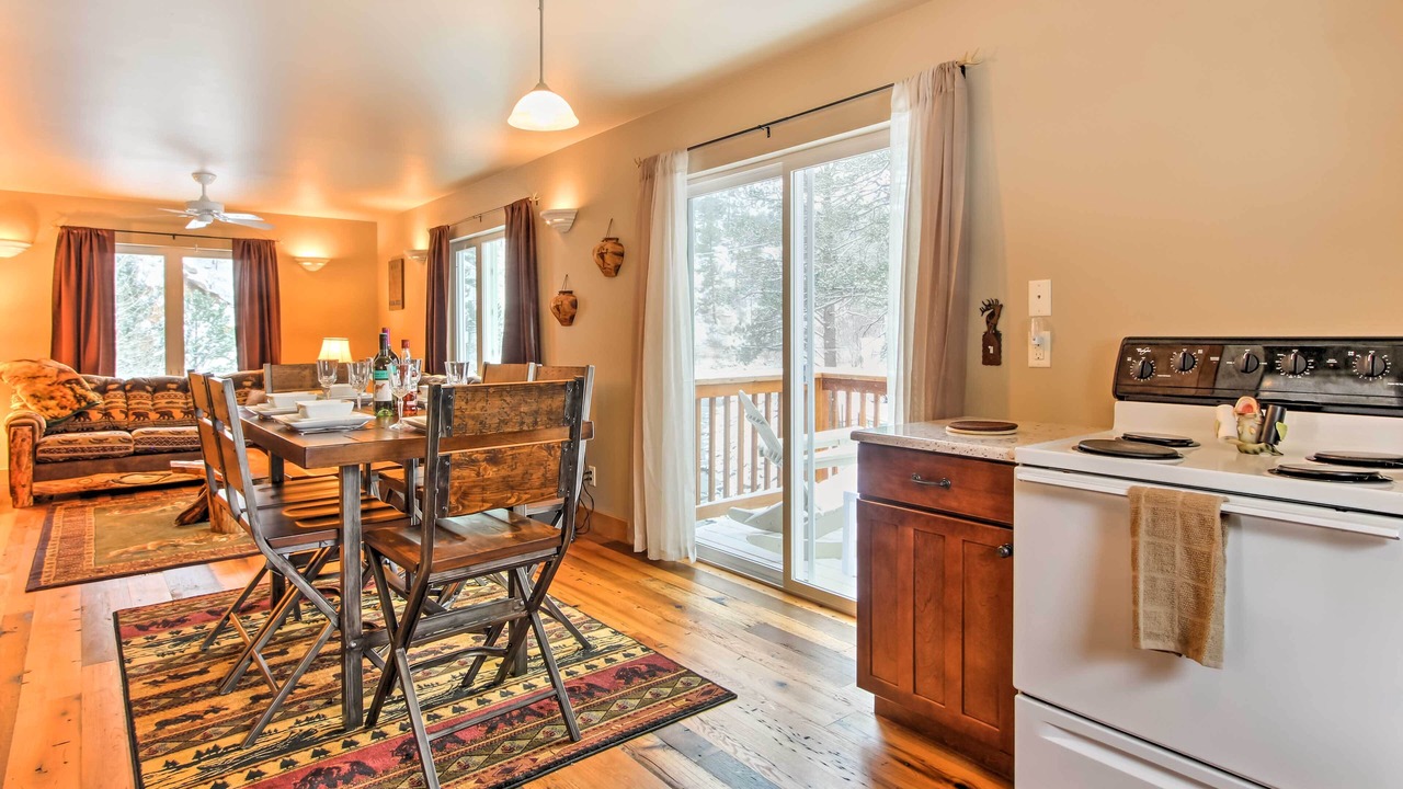 Photo of Patio Balcony in Drake