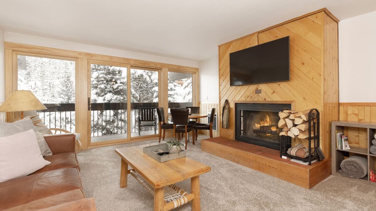 Photo of Livingroom in Big Sky