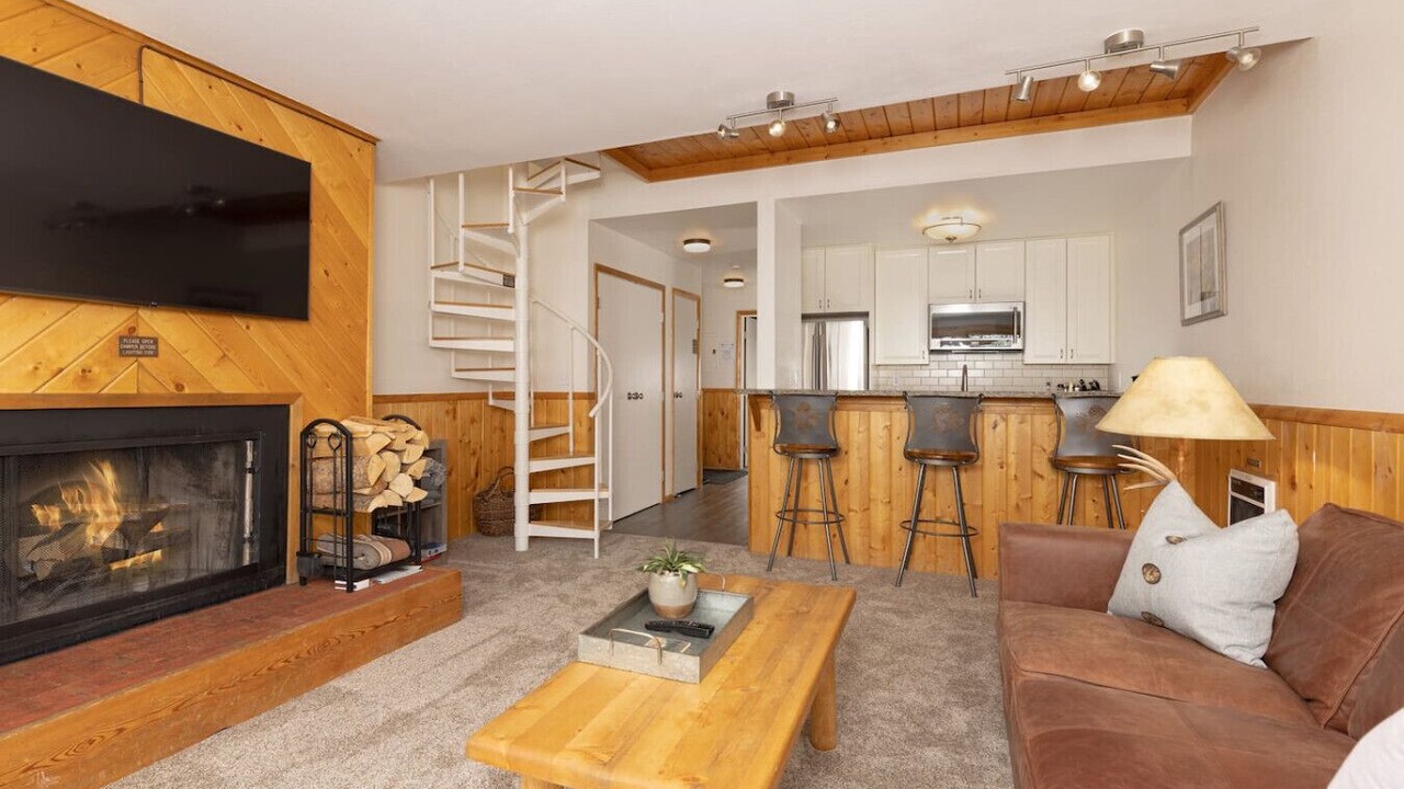 Photo of Livingroom in Big Sky