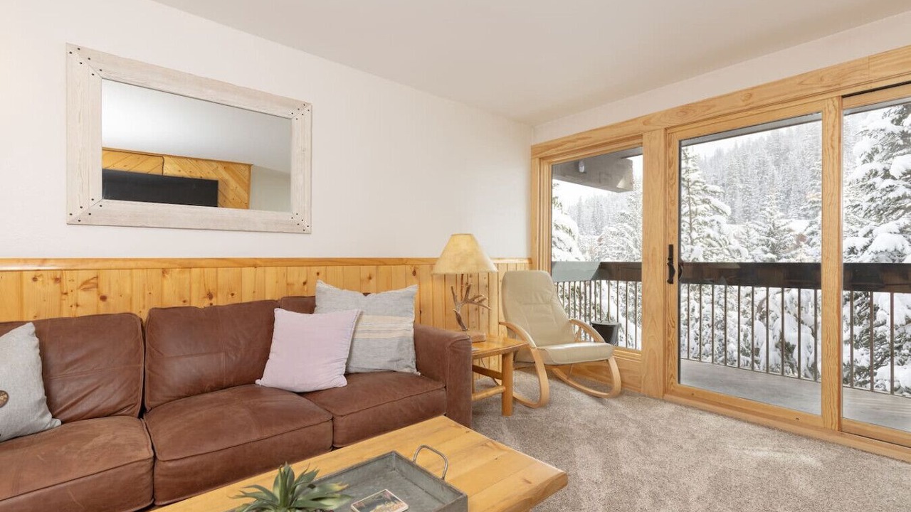Photo of Livingroom in Big Sky