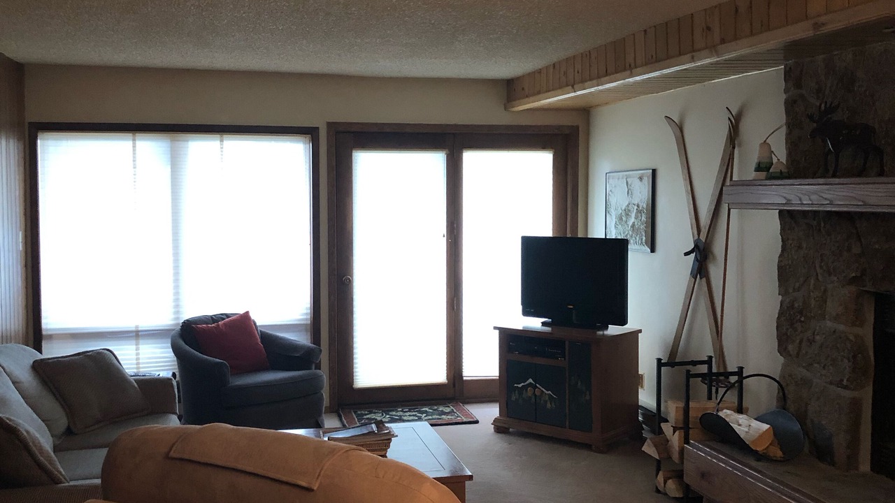 Photo of Livingroom in Big Sky