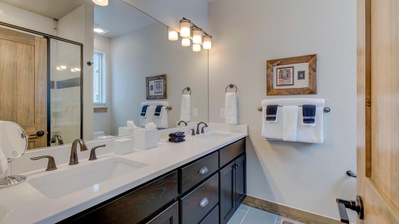 Photo of Bathroom in Rendezvous