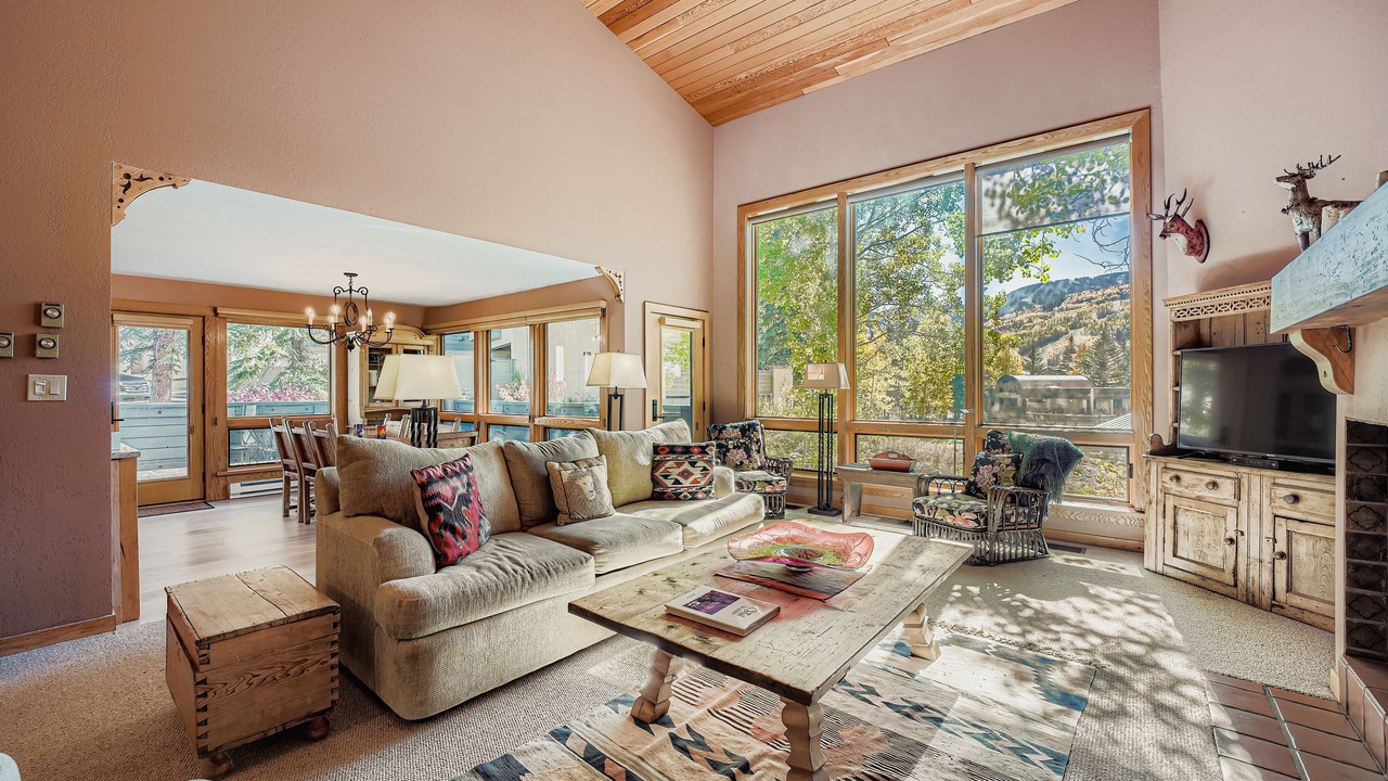 Photo of Livingroom in Vail