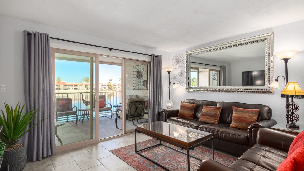 Photo of Livingroom in Desert Shores