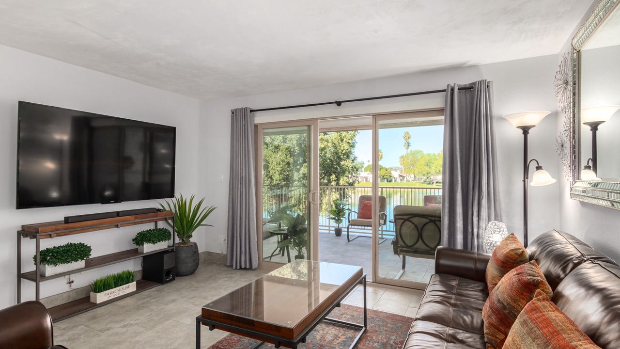 Photo of Livingroom in Desert Shores