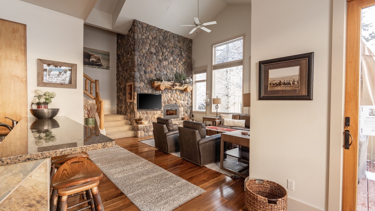 Photo of Livingroom in Big Sky Meadow Village