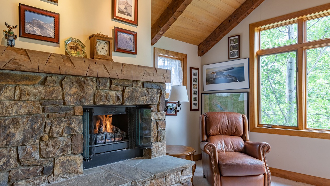 Photo of Livingroom in Granite Ridge