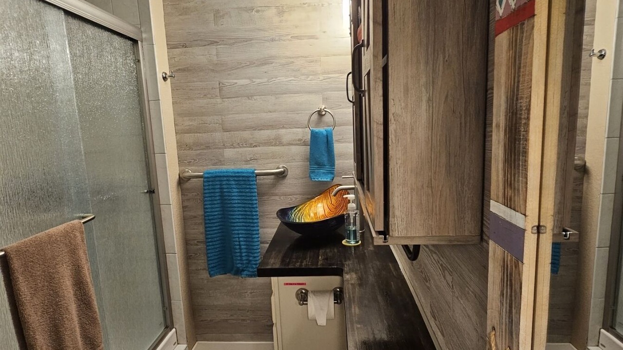 Photo of Bathroom in Parker Strip