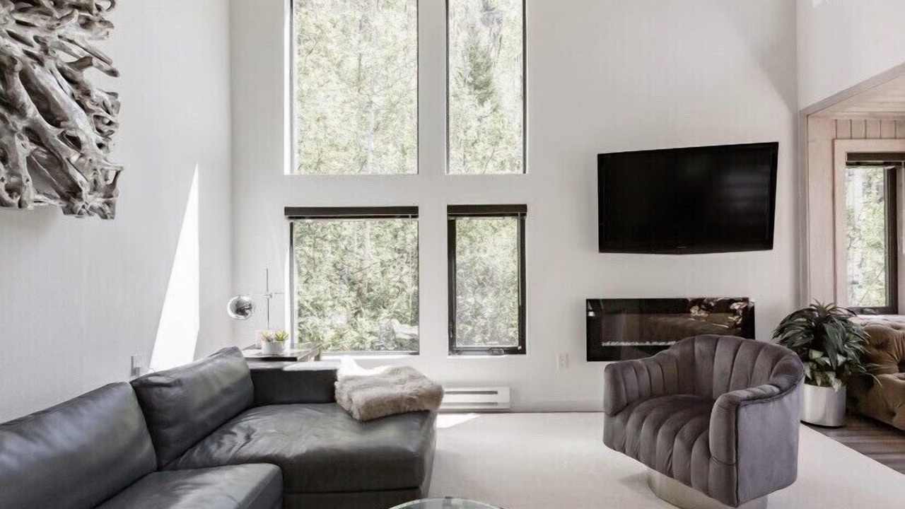 Photo of Livingroom in Mountain Valley