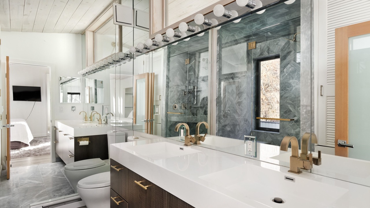 Photo of Bathroom in Mountain Valley