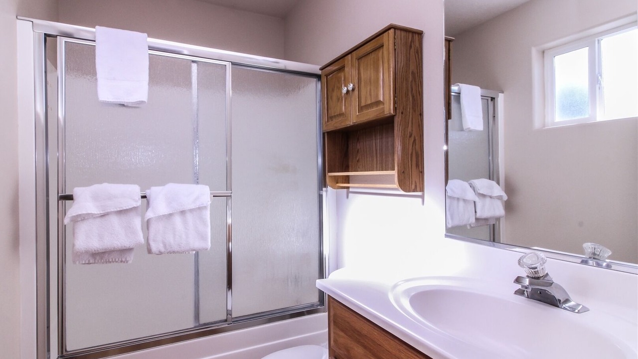 Photo of Bathroom in Meadow View Heights