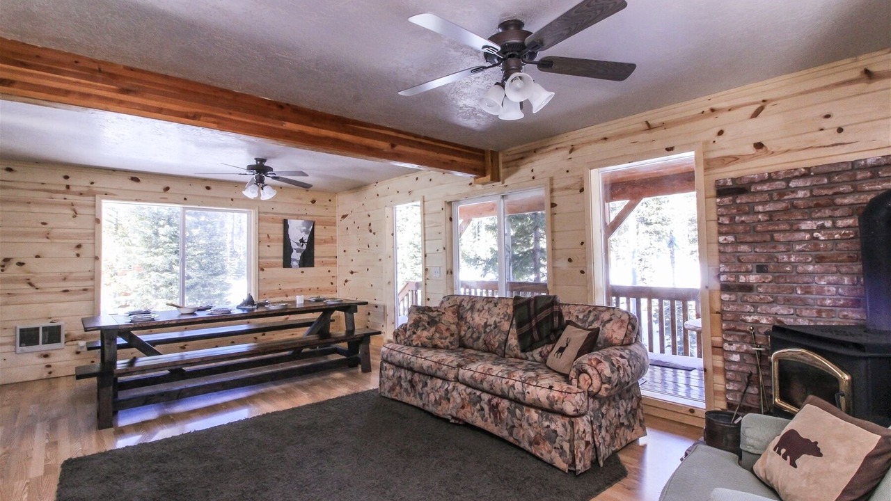 Photo of Bedroom in Meadow View Heights