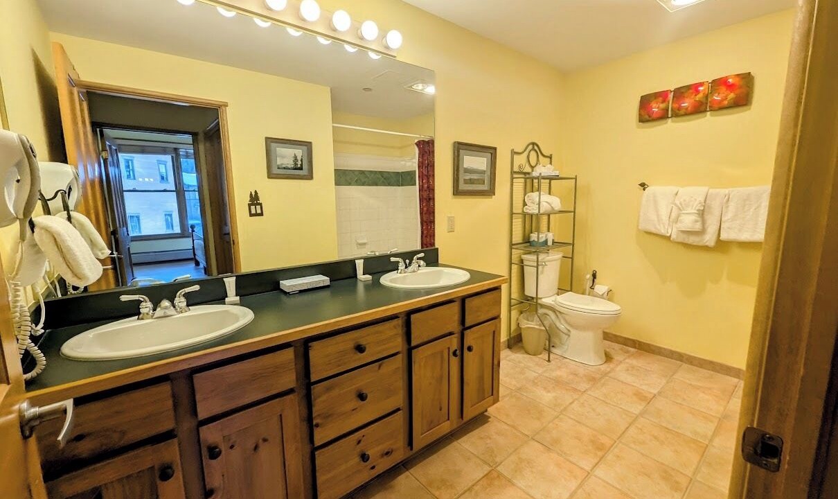Photo of Bathroom in River Run
