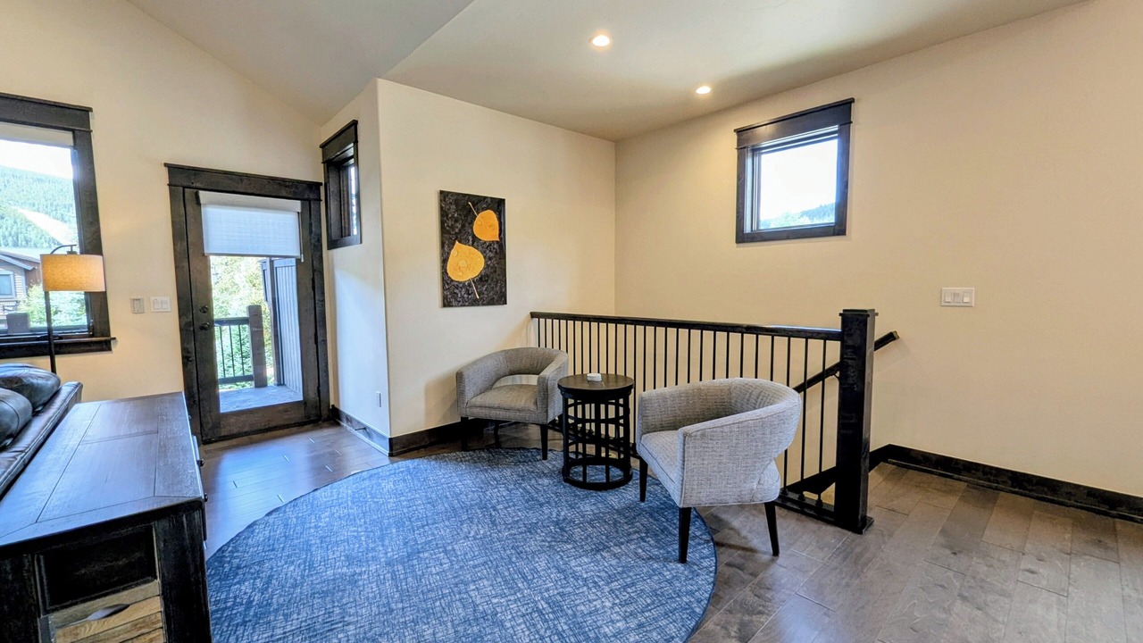 Photo of Livingroom in River Run