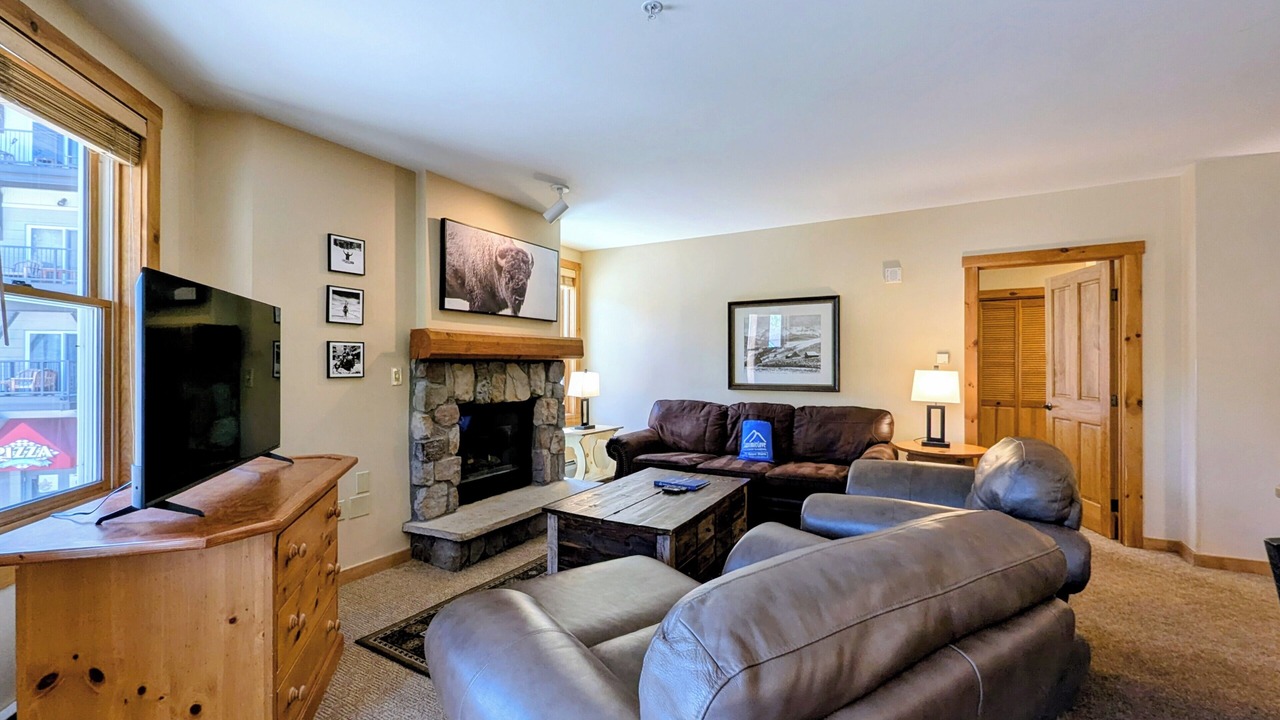 Photo of Livingroom in River Run
